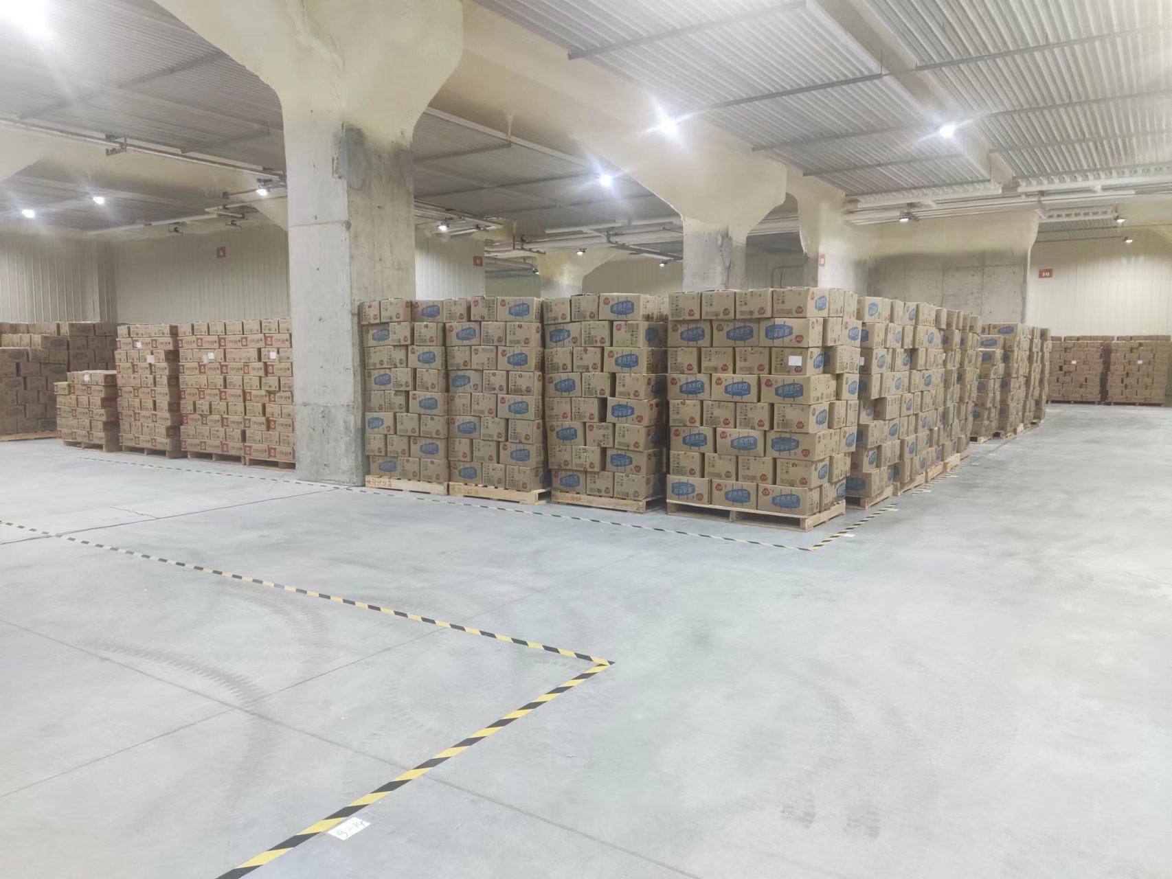 領鮮冷鏈攜手食品企業(yè)，提供專業(yè)冷凍倉儲服務，助力酒店用品高效配送